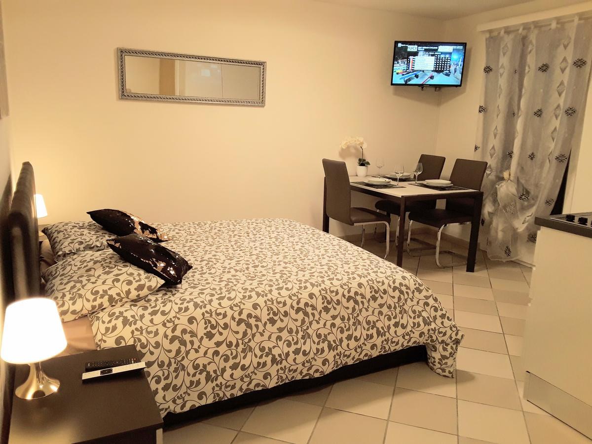 Holidays Homes Il Folletto Quartino Zewnętrze zdjęcie