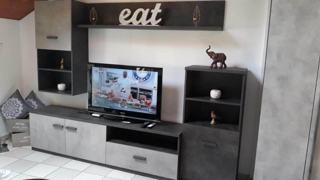 Holidays Homes Il Folletto Quartino Zewnętrze zdjęcie